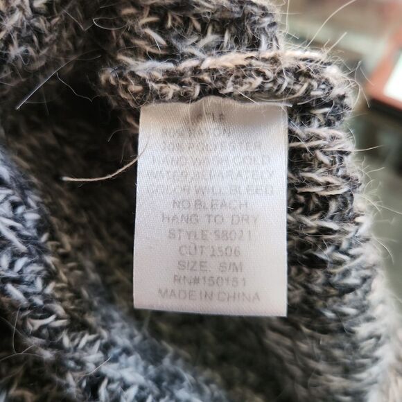 Ganji LA Black and White Sequin Sweater Size S/M - Picture 6 of 6